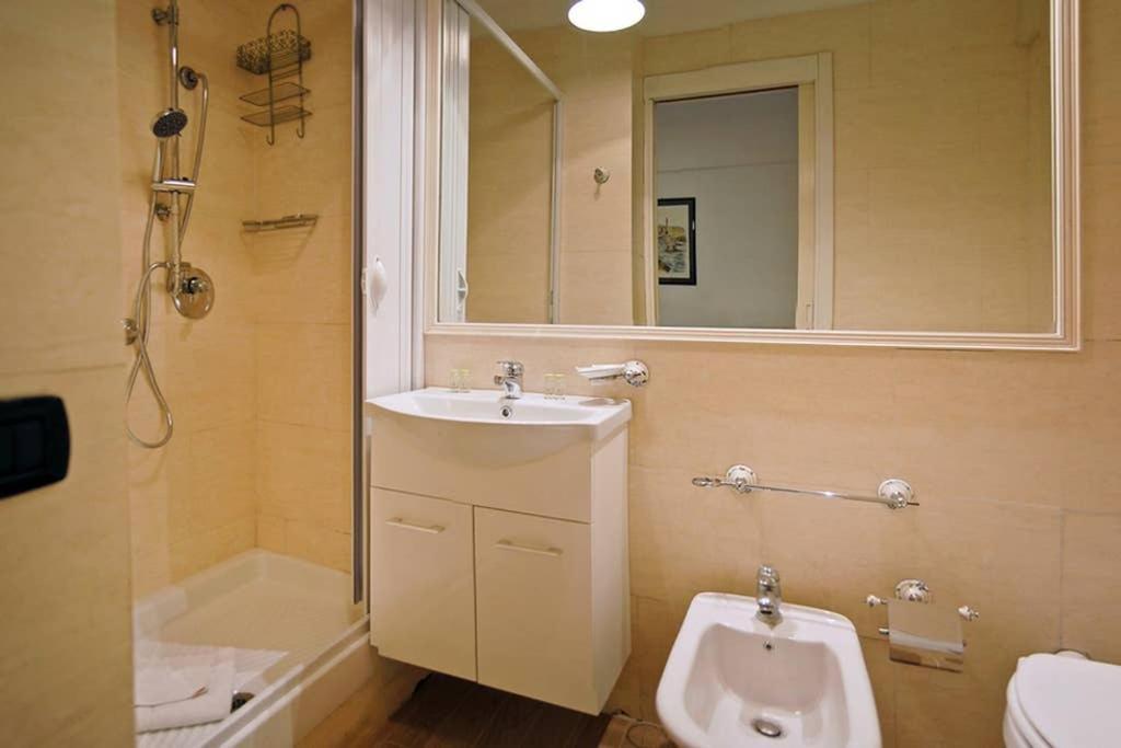 Vatican Luxury Apartment With Terrace - 7 People Roma Dış mekan fotoğraf